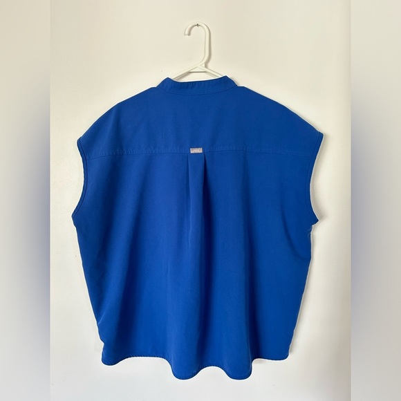 BNWOT Rafaela Oversized Scrub Top XXL Electric Blue - Picture 4 of 8